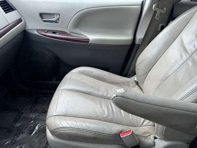 2014 Toyota Sienna XLE 8 Passenger