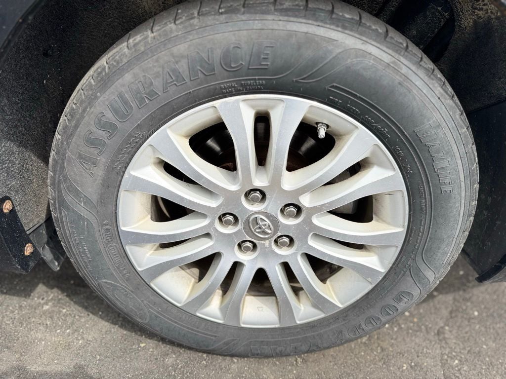 2014 Toyota Sienna XLE 8 Passenger