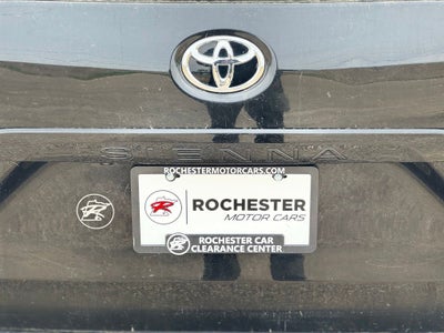 2014 Toyota Sienna XLE 8 Passenger