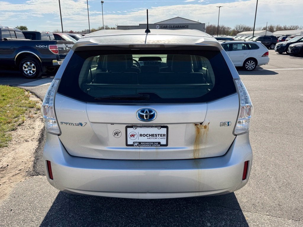 2014 Toyota Prius v Two