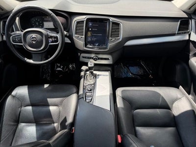 2017 Volvo XC90 T6 Momentum