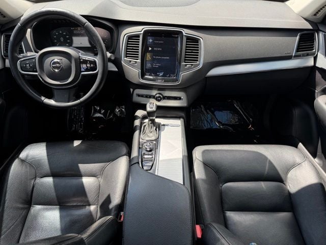 2017 Volvo XC90 T6 Momentum
