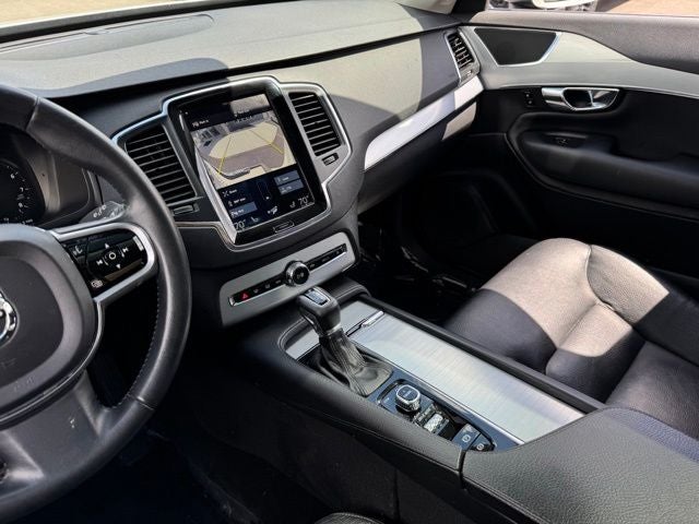 2017 Volvo XC90 T6 Momentum