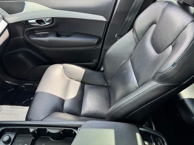 2017 Volvo XC90 T6 Momentum