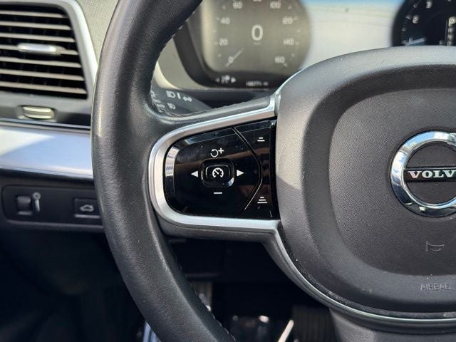 2017 Volvo XC90 T6 Momentum