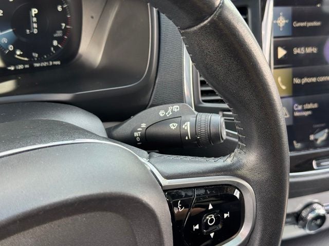 2017 Volvo XC90 T6 Momentum