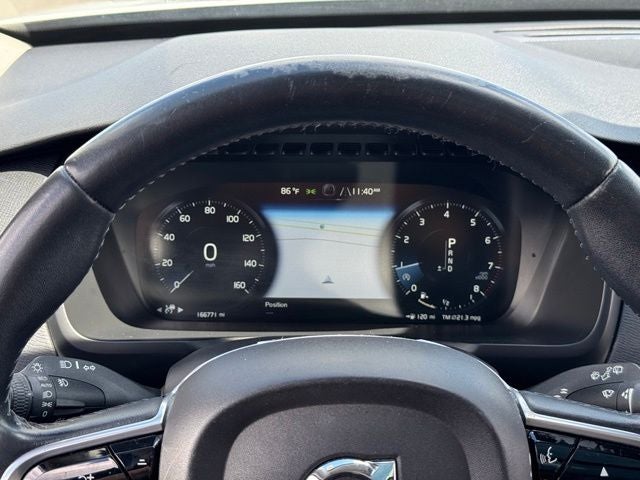2017 Volvo XC90 T6 Momentum