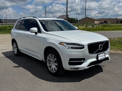 2017 Volvo XC90 T6 Momentum