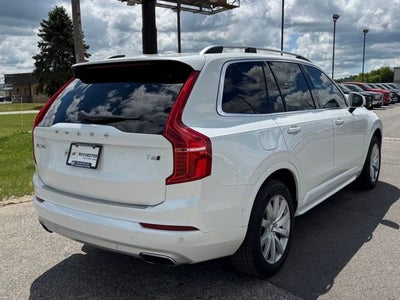 2017 Volvo XC90 T6 Momentum