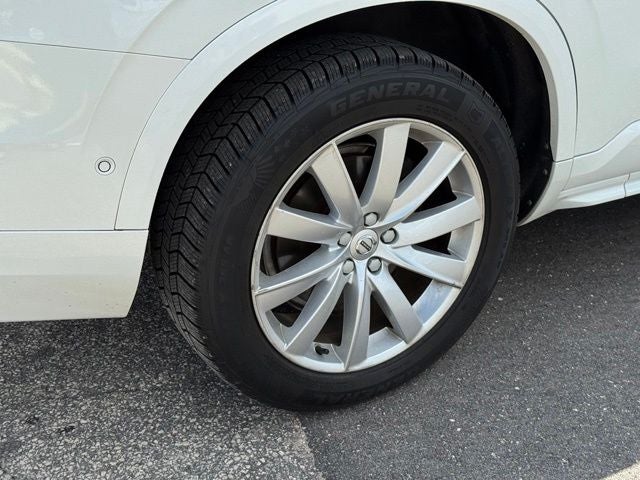 2017 Volvo XC90 T6 Momentum