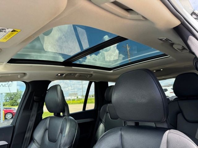 2017 Volvo XC90 T6 Momentum