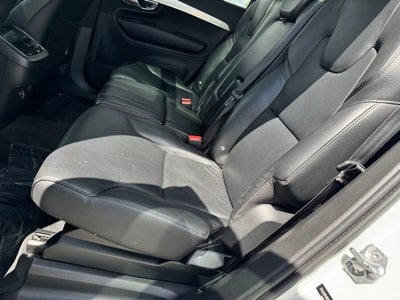2017 Volvo XC90 T6 Momentum