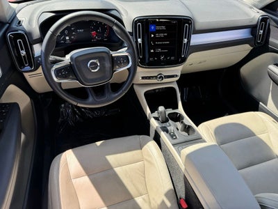 2019 Volvo XC40 Momentum