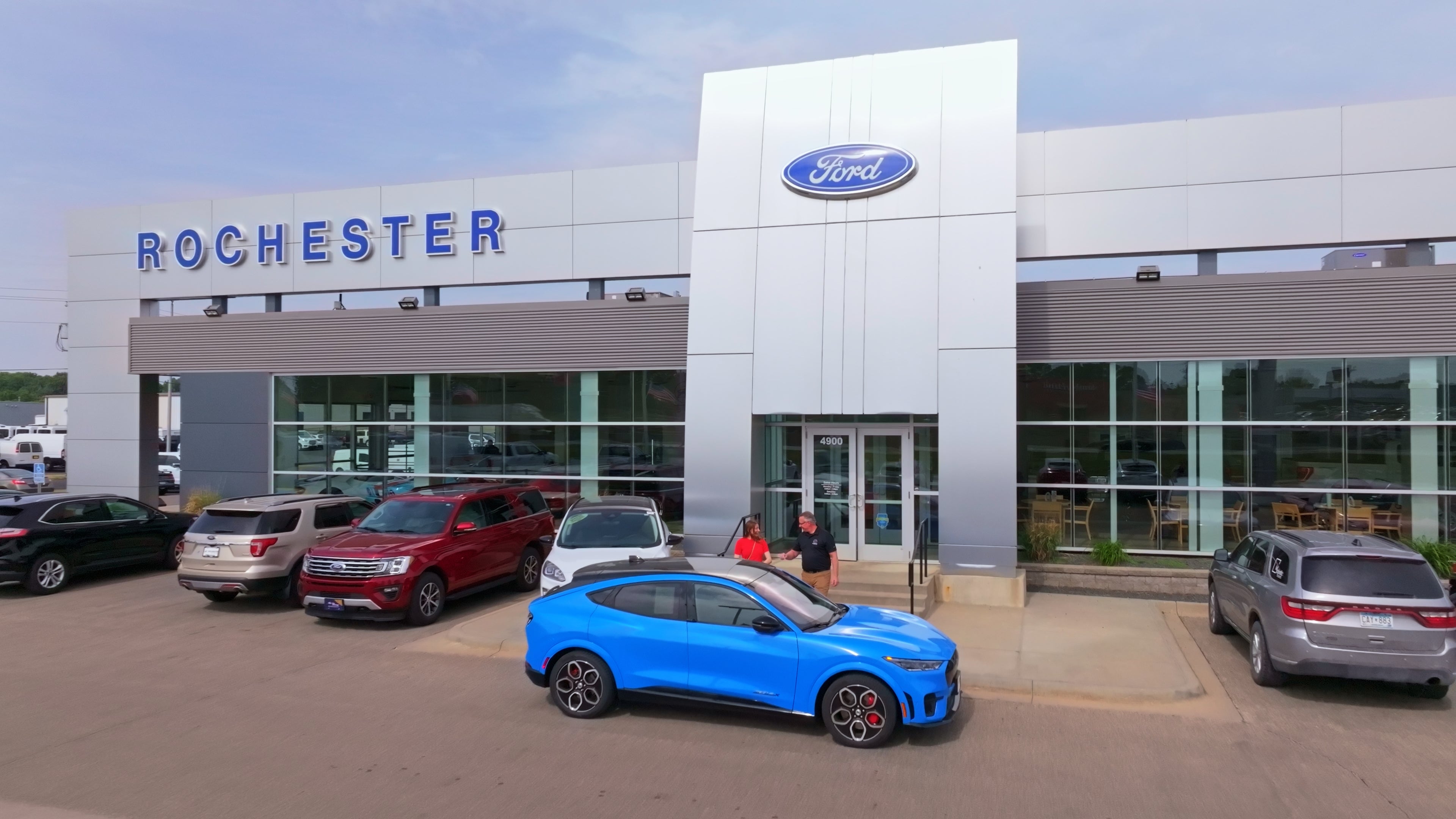 /static/dealer-15694/rochester_ford_front.jpg